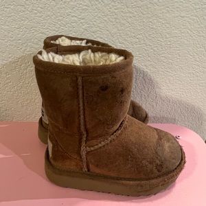 Toddler Uggs classic boot